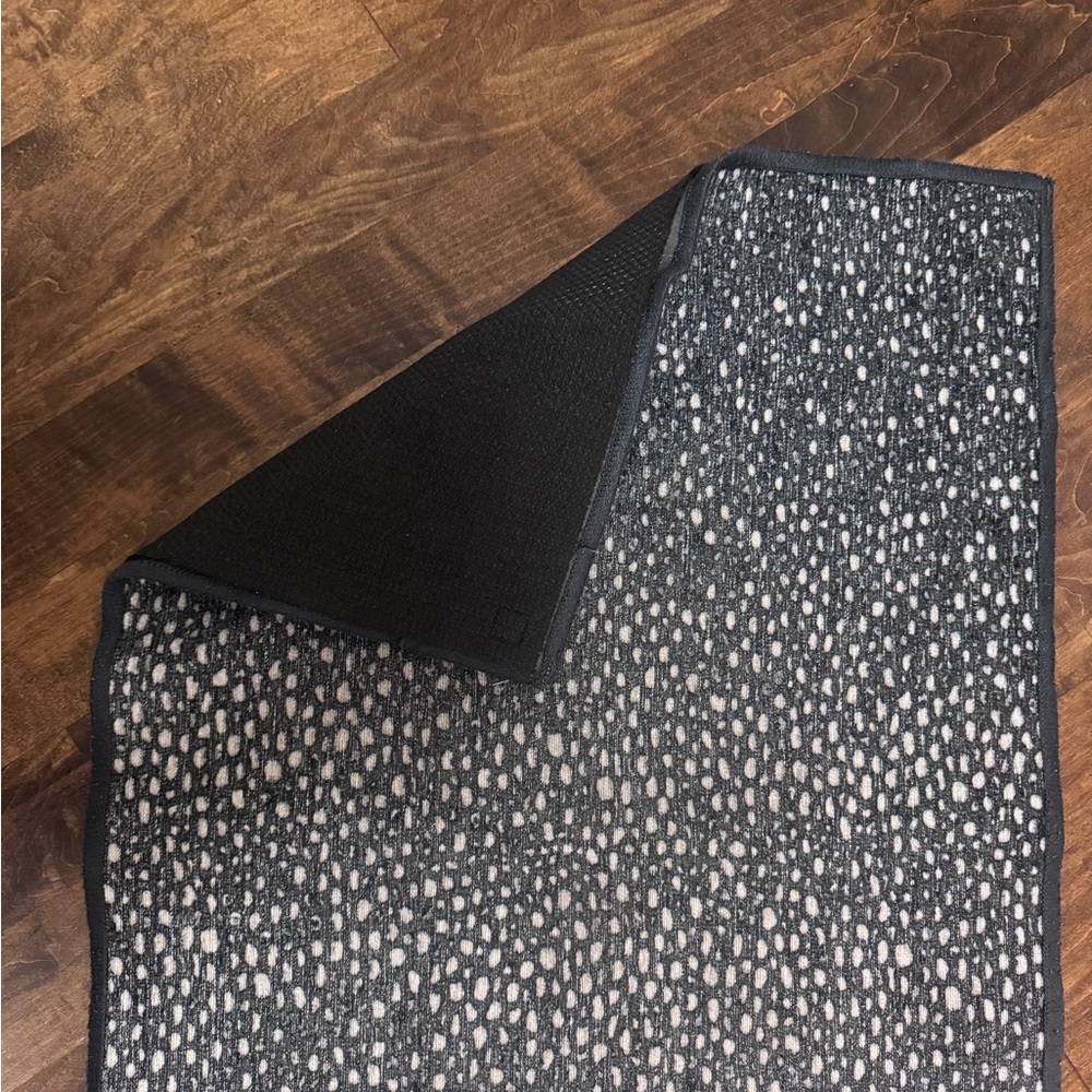 Shagreen Ruggable Rug - Picture 2 of 2